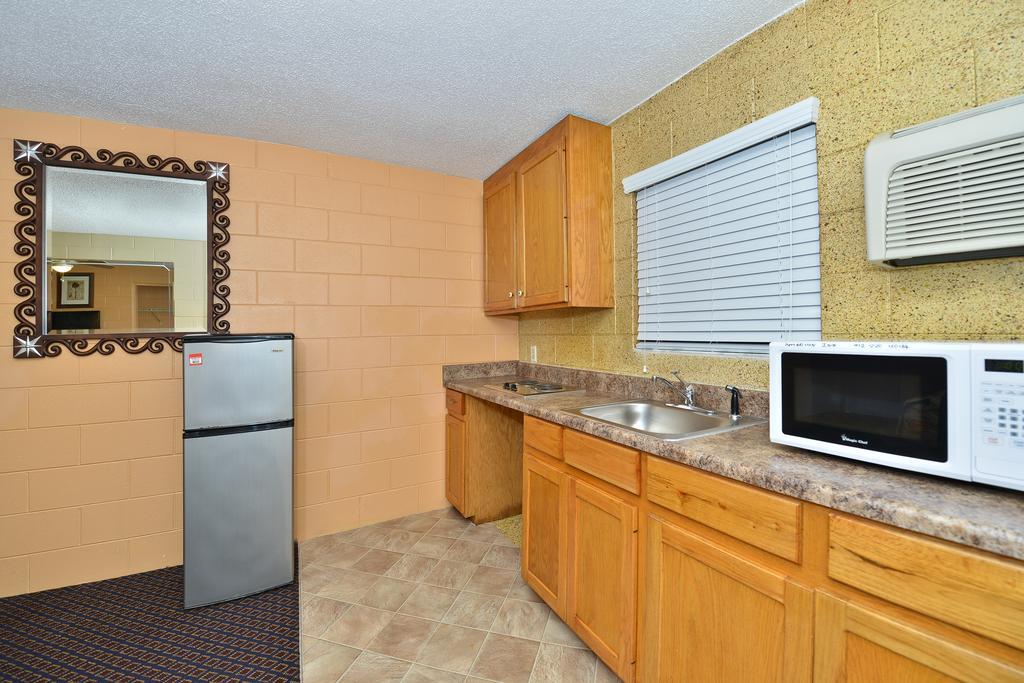Savannah Inn And Suites Savannah Port Area Port Wentworth Pokoj fotografie